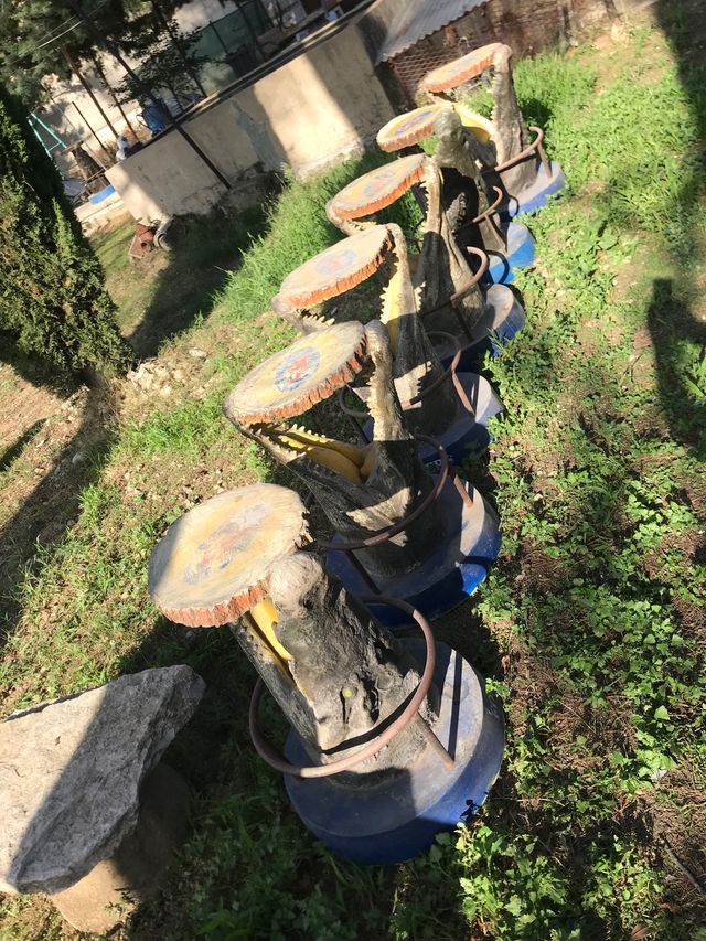 Silla , banqueta ,taburete Cocodrilo