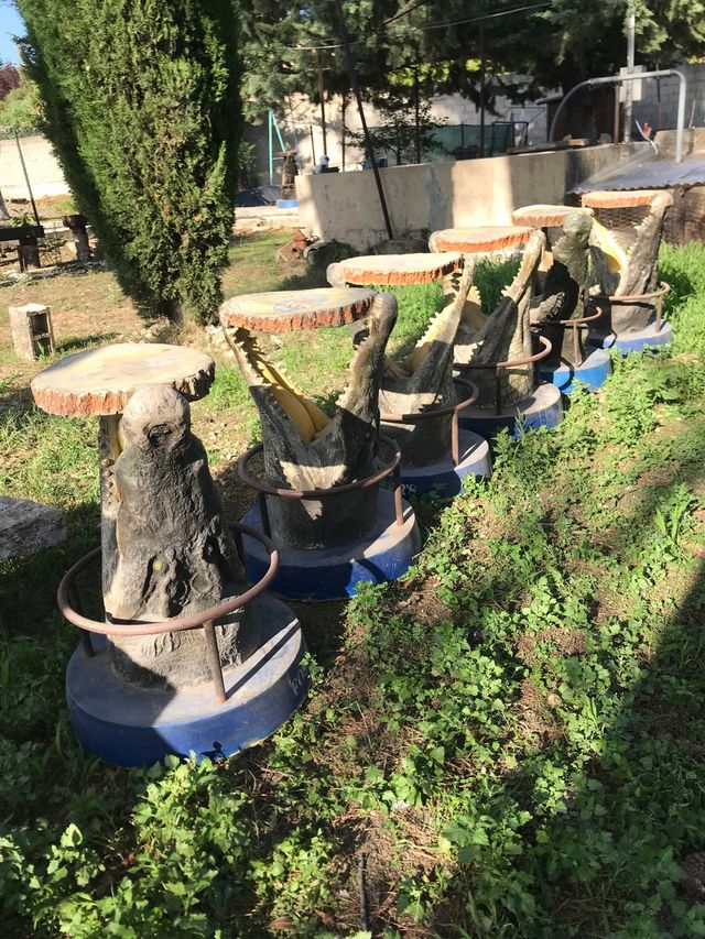 Silla , banqueta ,taburete Cocodrilo