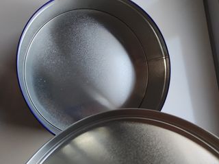 Lata metálica vintage Nivea azul