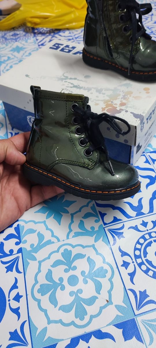 Bota charol bebé niña