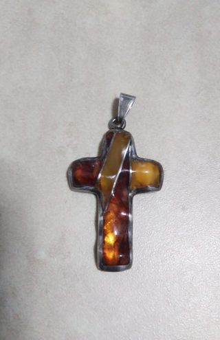 Colgante Cruz en Plata y Ámbar