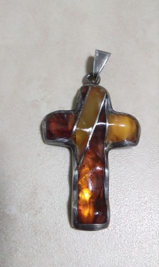 Colgante Cruz en Plata y Ámbar