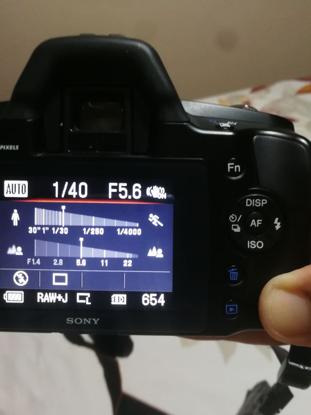 CÁMARA REFLEX SONY DSLR A-230 + 2 OBJETI