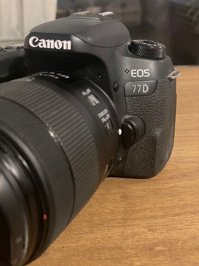 Canon EOS 77D