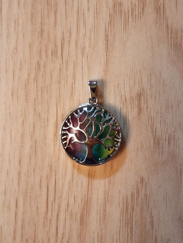 Colgante cristal tricolor,forma ópalo.Árbol vida.
