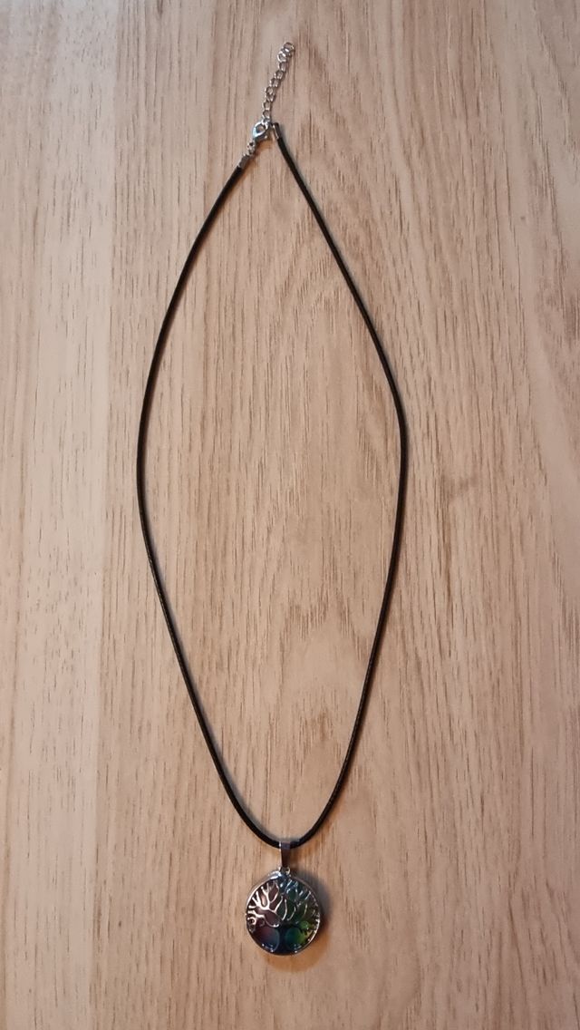 Colgante cristal tricolor,forma ópalo.Árbol vida.