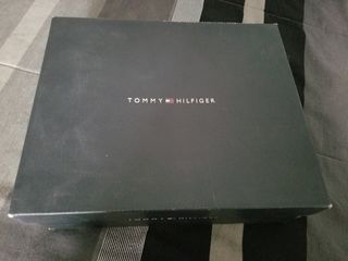 Sandalia.Tommy Hilfiger en su caja originales