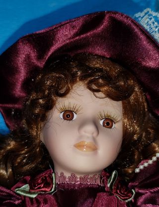 bambola in porcellana