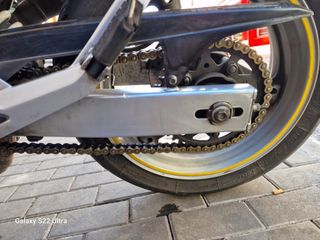 Honda Hornet CB600F. Etiqueta B.