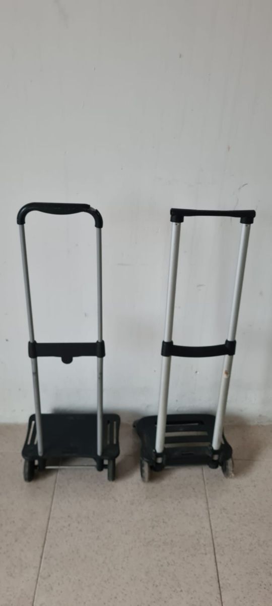 carro porta mochila  a 5€ y otro a 4€