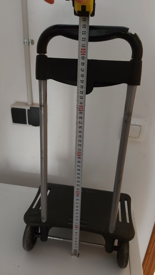 carro porta mochila  a 5€ y otro a 4€