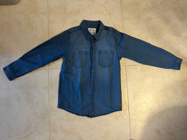 Camisa vaquera talla 6/7 años.