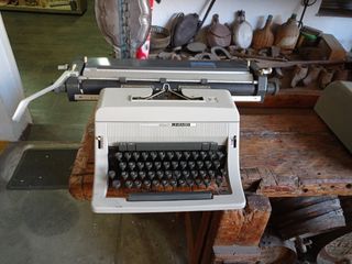 Maquina de escribir Olivetti
