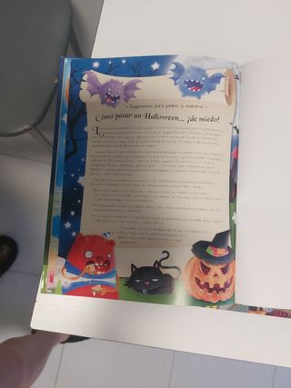 2 libros de cuentos Halloween 