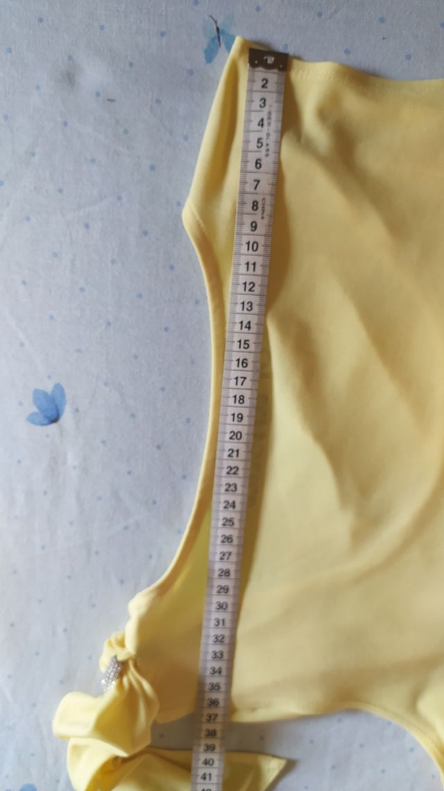 Camiseta Brunella amarilla cruzada