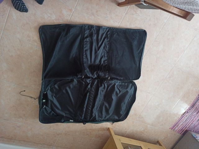 Portatrajes completo con departamentos