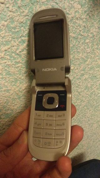 Móvil Nokia de tapa compañía Movistar