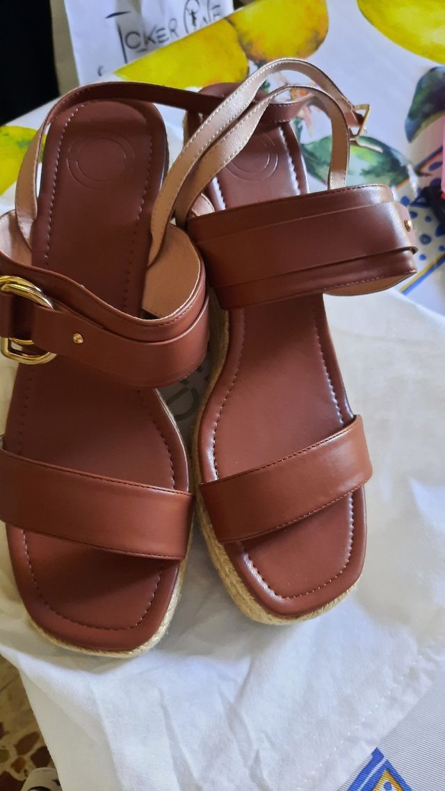 Sandali marca Oltre di Motivi