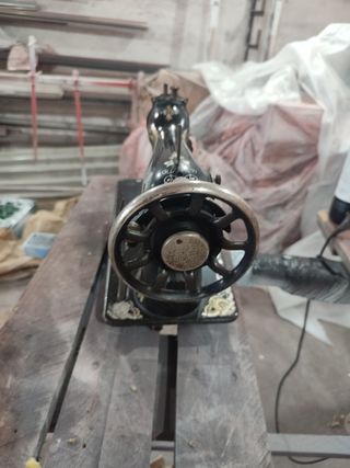 Maquina de coser antigua