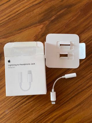 Ligthtning to Headphone Jack Apple