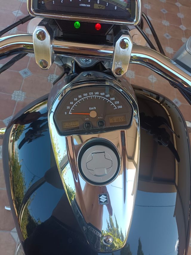 suzuki 1800r intruder