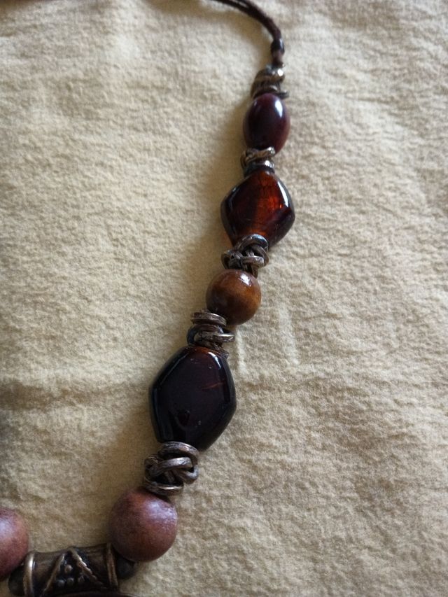 Collar cuentas y metal ) (Oferton)