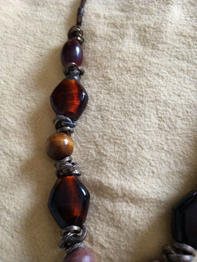 Collar cuentas y metal ) (Oferton)