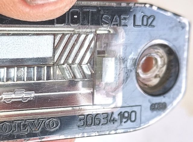 LUCES DE MATRICULA DE VOLVO S40