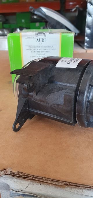 Faro de antiniebla audi a4 izquierdo