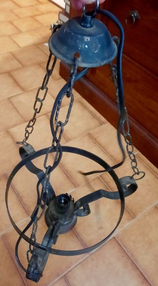 Lampadario rustico in ferro battuto da Restaurare