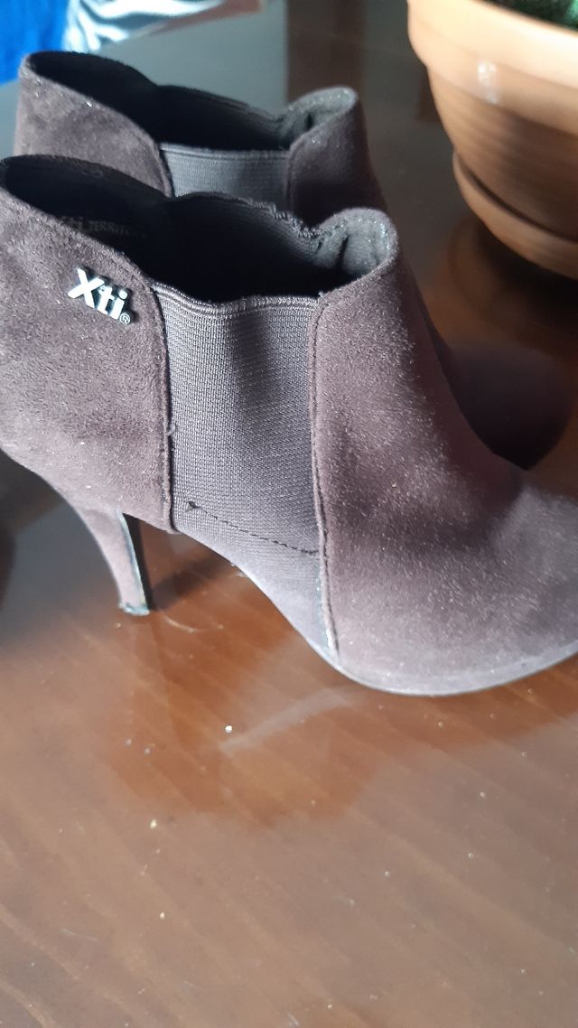 varios pares botines,en varios colores talla37 38