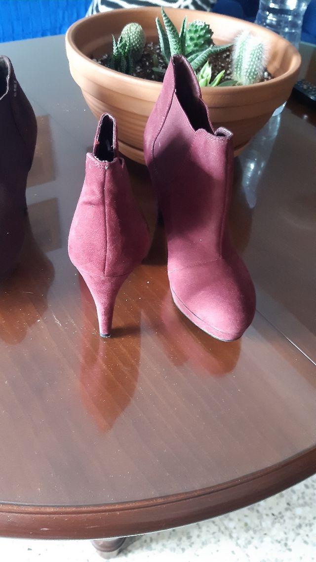 varios pares botines,en varios colores talla37 38
