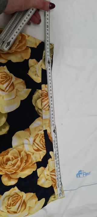 Luisa Spagnoli gonna nera con rose gialle