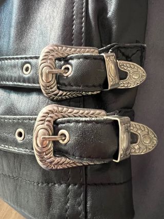 Chaqueta cruzada de piel