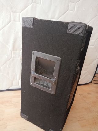 Se vende altavoz boost mucha potencia