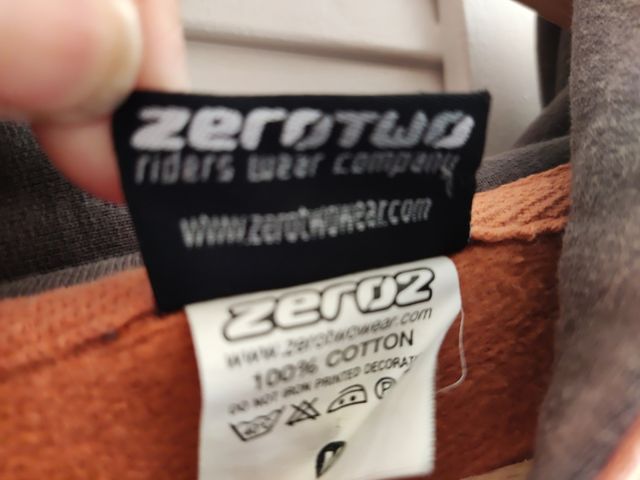 Sudadera capucha cremallera O2