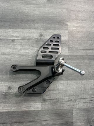 Reposapies delanteras Yamaha R6