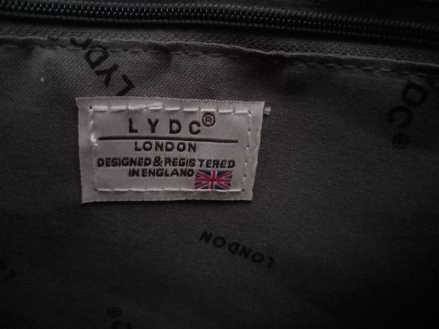 Borsa a mano in ecopelle nera