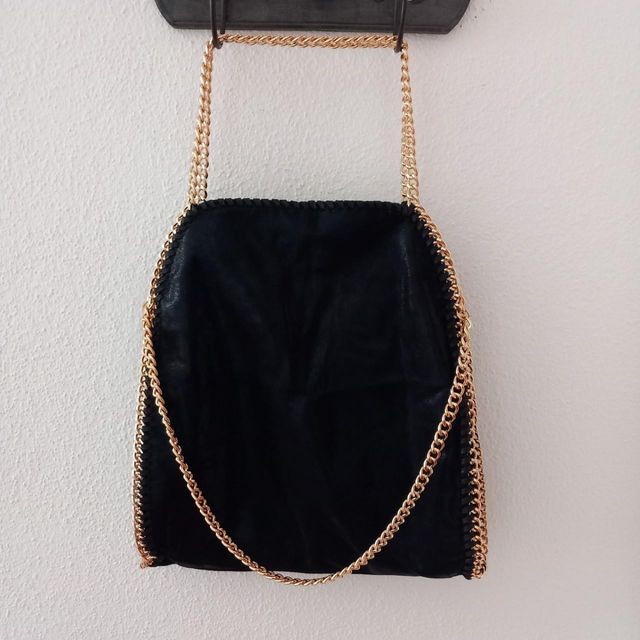 Borsa a spalla in ecopelle nera