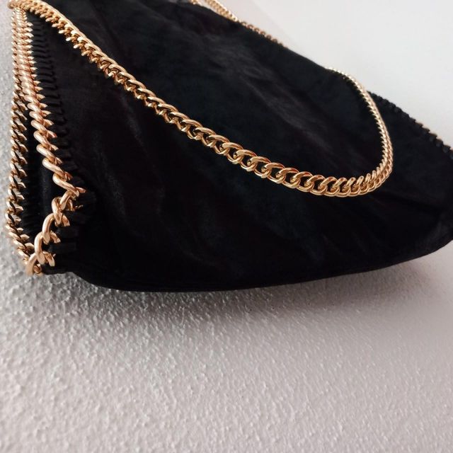 Borsa a spalla in ecopelle nera