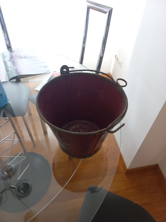 cubo de pozo decorativo pintado a mano