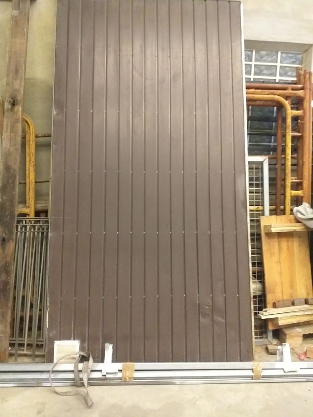 puerta de dos hojas con marco desmontable