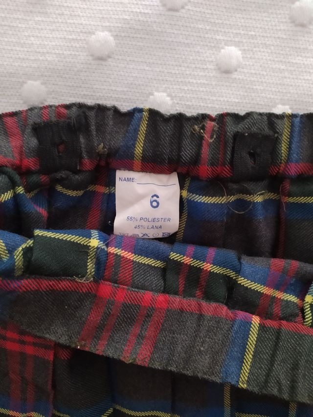 Falda uniforme jesuitinas