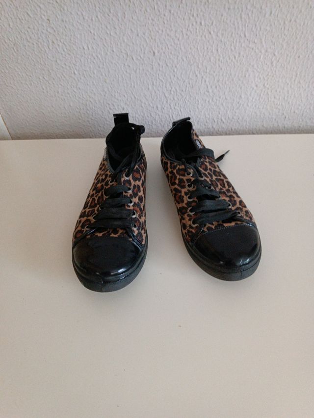 Zapatillas seminuevas