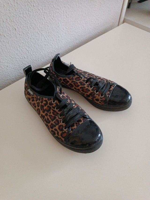 Zapatillas seminuevas
