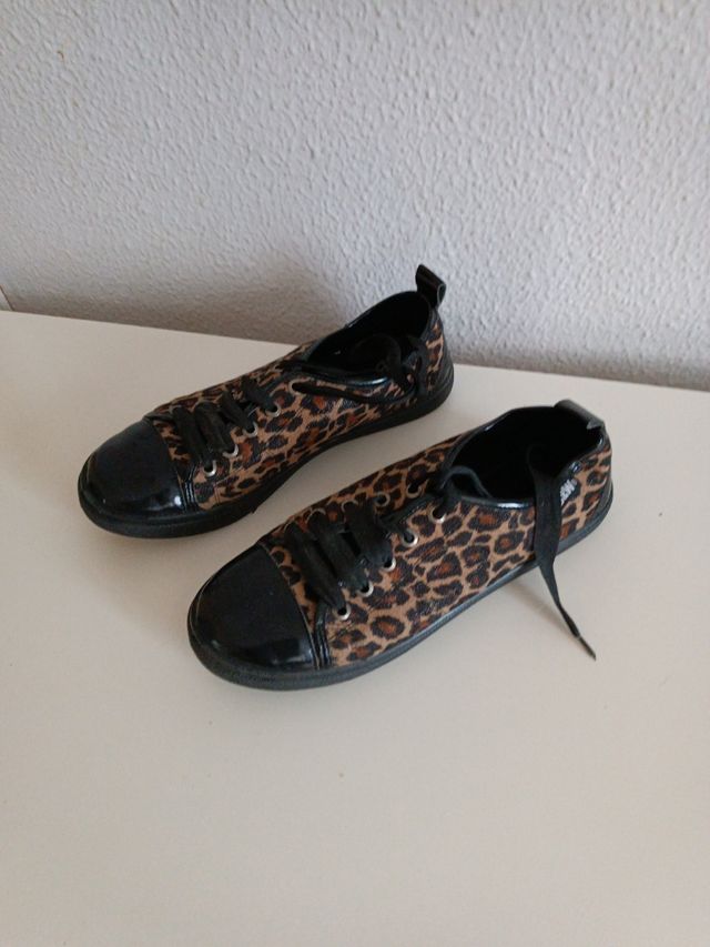 Zapatillas seminuevas