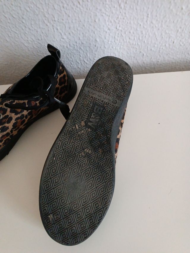 Zapatillas seminuevas