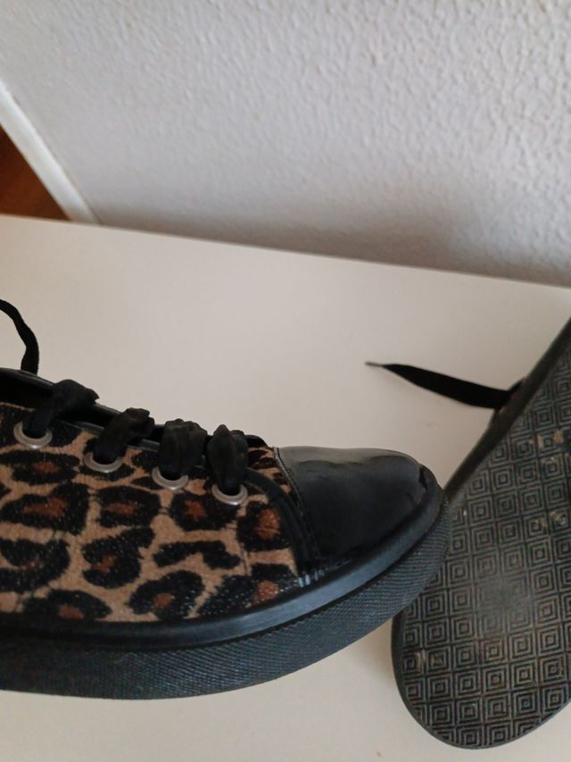 Zapatillas seminuevas