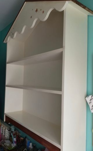 ESCRITORIO, ESTANTERÍA Y CABECERO