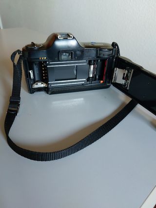 Camara fotográfica reflex automática